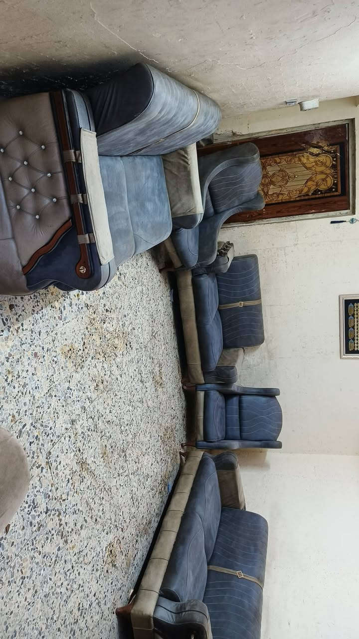 تخم 10 مقاعد تكمه نضيف جدا سعر 240 وبي مجال مكان بياع كو توصل بكروه  يوجد   وتساب***********
