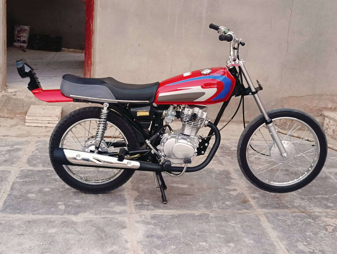 سلام عليكم  دراجه تعمير جديد تفيلس مافيلسه شاصي 21نامه شلامجه وكيل نوار لسعر مليون وبيه مجال لمو شراي لا يراسل فدوة اروحلكم💞


**إذا كنت صاحب هذا الإعلان وتريد حذفه لأي سبب، رجاءا أرسل رسالة إلى الدعم الفني**