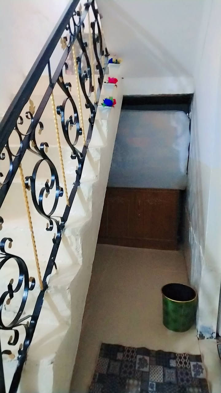 الدار للبيع مساحه 100نهايه شارع ستين عل مشروع البو جاسم بشارع الملعب السعر 20وبي مجال ***********
