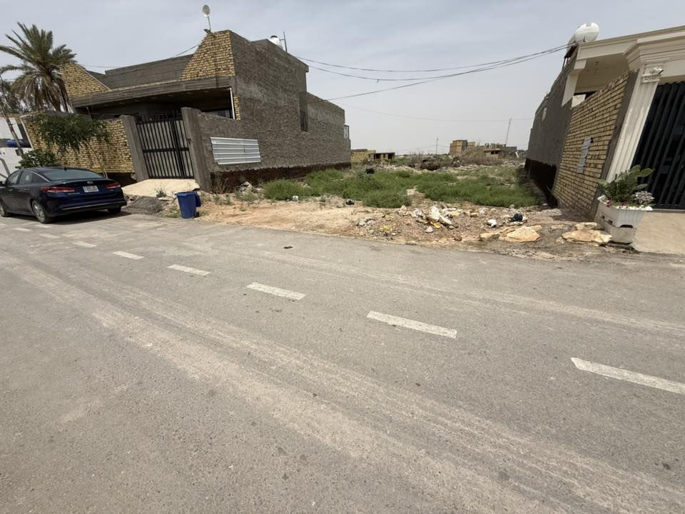 قطعة ارض للبيع
150 متر موقع جيد جدا 
خدمات كاملة وشارع تبليط واصل للقطعة
في ام طباشي /شارع مدرسة ١٤ تموز 
تبعد عن شارع الجامعة 400 متر وعن حولي الجامعة 900 متر
طابو سند 25 
للاستفسار التواصل واتساب ***********
