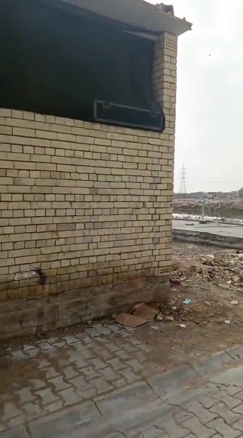 سلام عليكم بيت مساحه ٧٠ طابق واحد بناء جديد سعره ٤٠ بي مجال ‏‪***********‬‏
