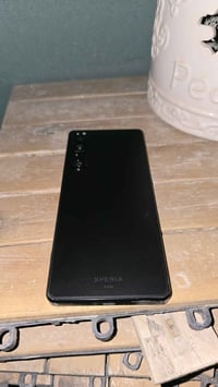 اكسپيريا 1 IV • كاميرا ١٢MP • شاشة ٤K ١٢٠هرتز