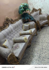 يتوفر غراض للبيع تخم  ملكي 10 مقاعد ميز طعام يتكبر ويصغر مع اربع كراسي...