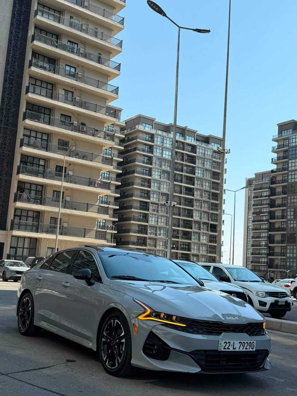 K5 2022 gtline فول داخل احمر بلادي 
حادثه جاملغ خلفي وباب بدون ايرباك وبيه شخط موضح بصور 
تفاصيل واضحه بلصور 
ماشيه 65كيلو ع وضع الشركه 
مكان السياره الدوره او الخضراء 
السعر ب 180 وبيها مجال 
***********
