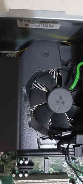 كيس حاسبة رايزن 3 رام 4.  DDR4 كرت شاشة شير وندز أصلي 11  هارد 500HD للبيع 125 واتساب ***********
