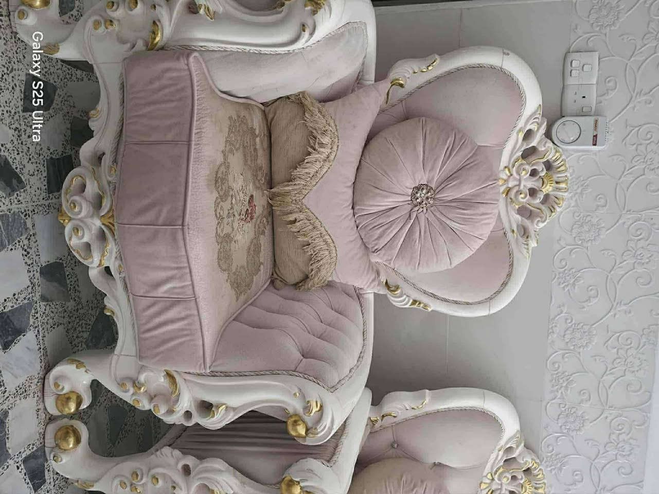 طخم ٧ نفرات 
٢ ابو النفر 
٢ ابو ٣ نفرات بحالة جيدة جدا 
يحتاج إلى دوشمة للدوشك
بسعر مناسب 
اتصال فقط 
***********
