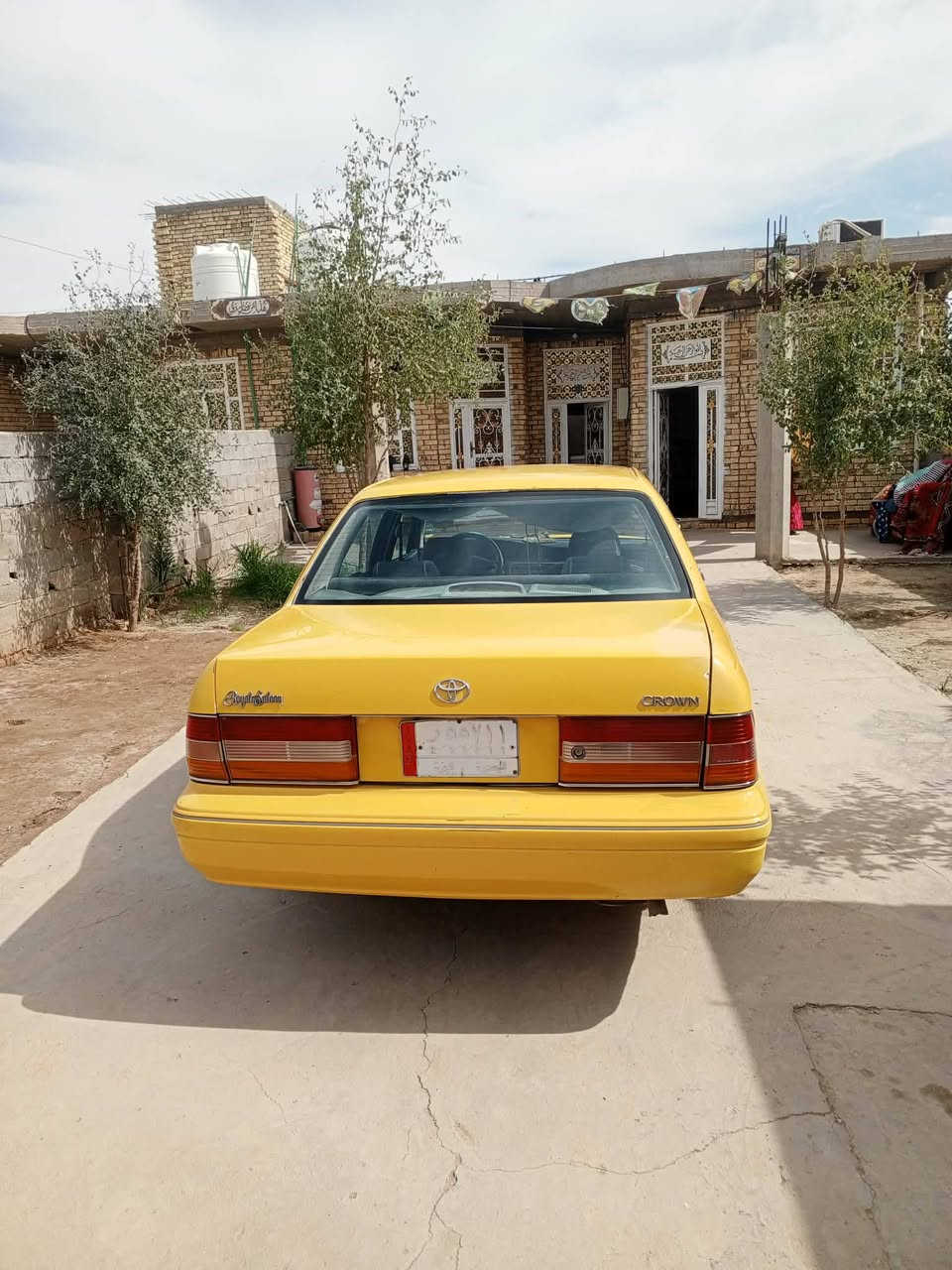 السلام عليكم 
للبيع راس ثور تكم موديل 2000 
بيه ضربه خفيفه بجاملغ الخلفي باقي كفاله 
تواصل اتصال ع رقم ***********

لتوضيح مكلف بلنشر ....اتصال ع رقم موجود  ماجاوب خاص
