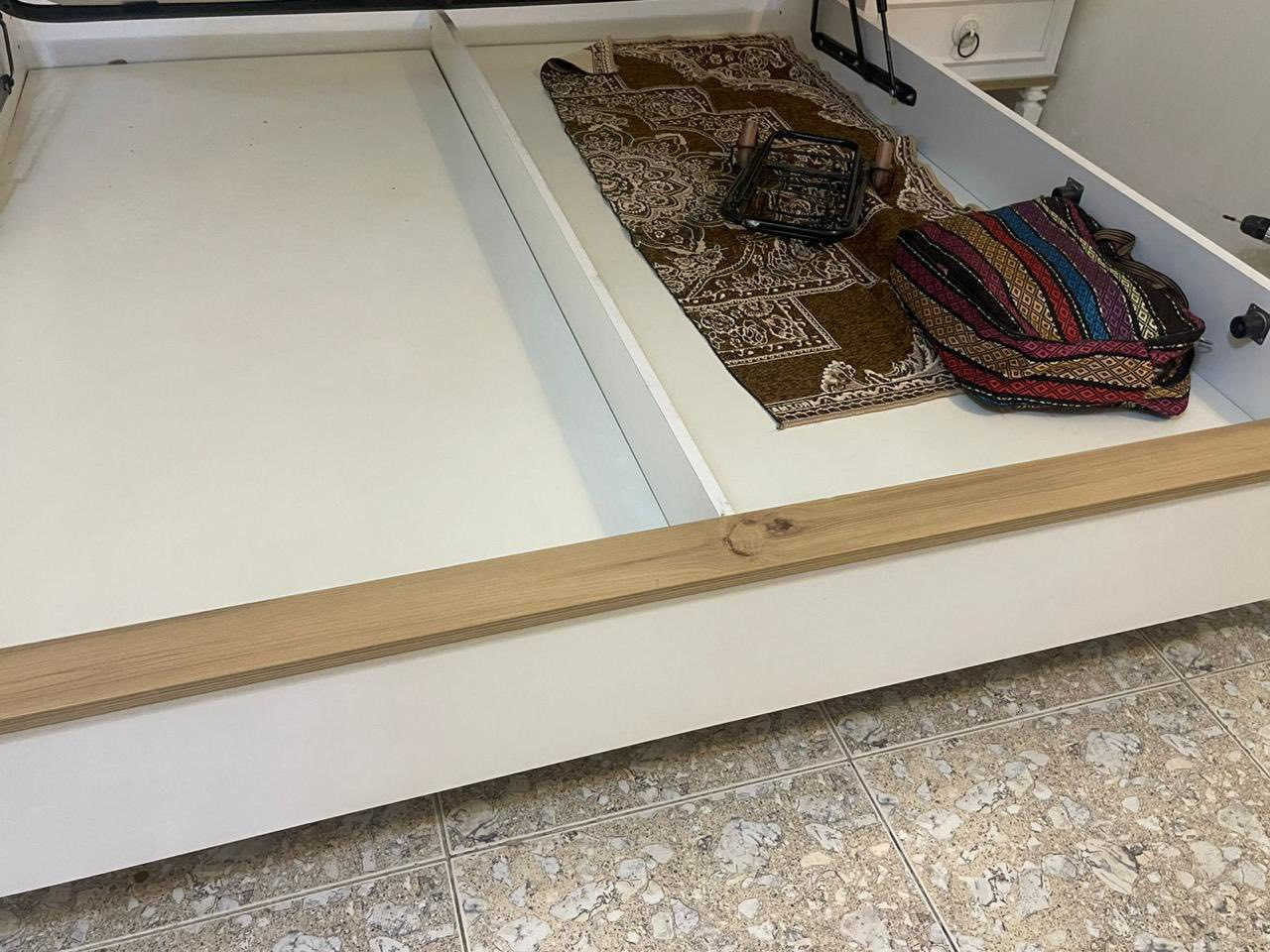 مكلفة بنشر غرفه نوم ... مشتريها من هوم سنتر وتعرفون بضاعه هوم سنتر المتانه مالتها قويه وغاليه . اخذوها مليونين جربايه  وكومديات ثنين وكنتور ٦ بيبان يردوها مليون نص سعر


**إذا كنت صاحب هذا الإعلان وتريد حذفه لأي سبب، رجاءا أرسل رسالة إلى الدعم الفني**