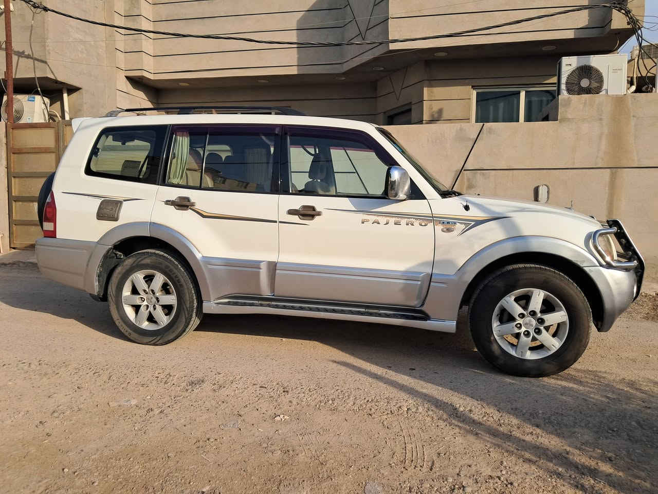 من رخصت مدير الكروب باجيرو2007للبيع فقط سياره كيرمكينةخيرمن لله السيارة لاصبغ ولاضربة ولابارد مكينة3800 تبريدشغال باتري جديد تايرات نضاف سيارة نظيفة بمعنة الكلمة مال جناي  رقم نجف انكليزي دولي
 هاتف٨٨٠٠٦٦ ٠٧٨٠١ العنوان بغداد الدوره السعر ١٠٨ ورقه
