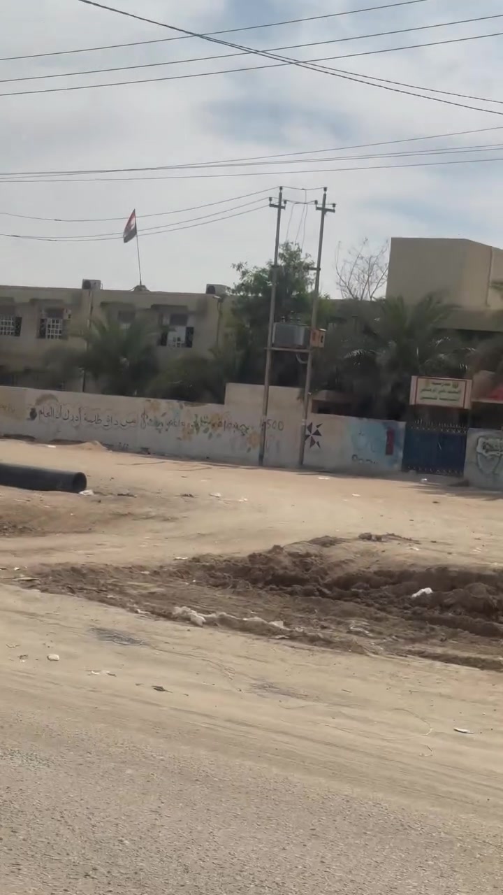 السلام عليكم عرصه لبيع 200متر
و150متر بصف الركن ثالث فره قريبه ع شارع

المكان شارع المعمل مقايبل مدرسة الشهيد علي الرماحي

منطقه كامله من الخدمات ***********
