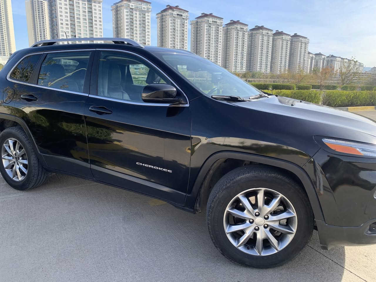 جيب 18 شيروكي لمتدد فول مواصفات مشيه 70 كيلو مو ميل محرك 6 بانوراما السعر 117بيها مجال الاتصال ***********
