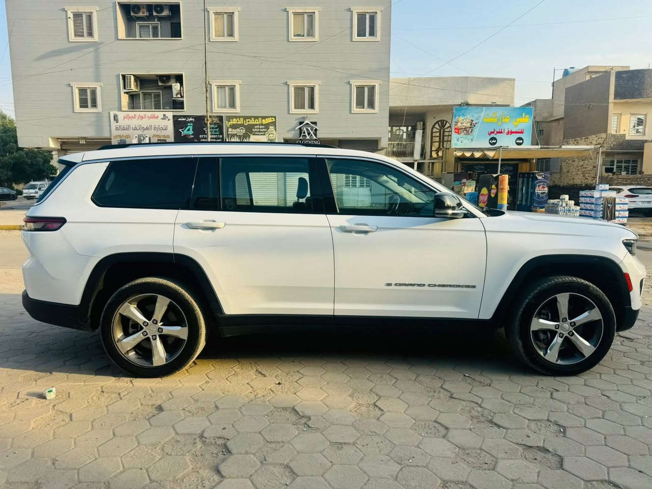 السلام عليكم للبيع جيب لمتد وارد امريكي موديل 2021 رقم اربيل سنويه تنتهي 2028 صور حادث مرفق داخل الصور بدون ايرباك 
المواصفات
7 راكب
فتحه سلايت
شاشه كبيره
كشنات جلد 
كراسي كهرباء +خزن+تتدفئه
ستيرن تتدفئه
صندوك كهرباء
كامره داخليه دواره
حساس امامي خلفي
رادار امامي خلفي
تحديد مسار
تبريد منفصل 3 قطع
اشاير بالمري
نقطه عمياء
وبعد بيها مواصفات
مكان السياره بغداد شارع فلسطين
السعر المطلوب 290$ وبيها مجال ان شاء الله
للأستفسار ***********
