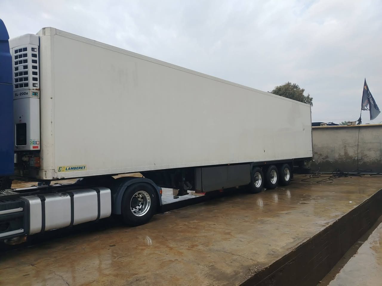 للبيع براد لنمرت 2008 رتفاع ستندر سمك7 دسك بريك ويل كروم بدون منفيس جهازSL200e ابو وركه***********
