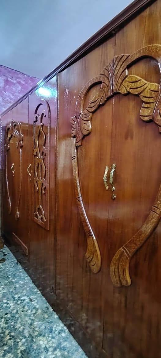 غرفة صاج 5 ابواب نقص تاج جربايه السعر 300 بيه مجال بسيط المكان الحسينيه الراشديه  بغداد يوجد توصيل بل اجره التواصل على الرقم ***********
