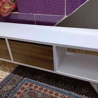 ميز تلفزيون • جديد • نظيف