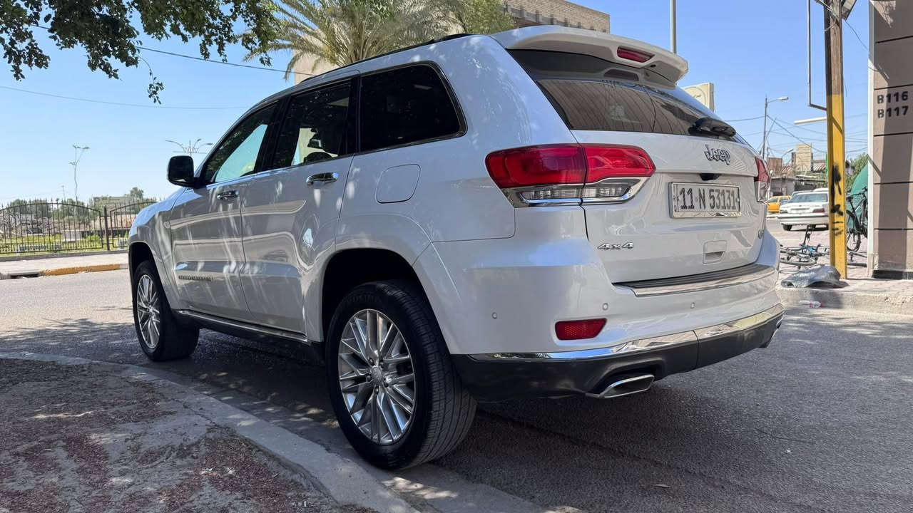 السلام عليكم.
جيب 2017 فول  (امريكي ) للبيع 
ماشية / 76960 km
المحرك : 3.6 V6 
لون ابيض 
حادث / جاملغ وبنيد  وبدون دواخل 
السعر  230 وبيه مجال بسيط
رقم بغداد انكليزي
المواصفات :
دفع رباعي 4x4 .  تحذير النقطة عمياء ⚠ .ويل قياس 20 انج .
• انارة متحركة .• سقف بانوراما •سقف شامو . شاشه كبيرة . 
• نظام الخرائط (GPS) • ستيرن كهربائي • المصابيح الأمامية زنون  • كشافات الضباب زنون .تشغيل عن بعد • صندوق كهربائي • حفظ وضعيات الجلوس (ميموري) • المقاعد الأمامية كهربائية • المقاعد الأمامية تبريد وتدفئة • المقاعد الخلفية تدفئة • حساسات أمامية • حساسات خلفية . 
•جوبلس 3وضعيات • كاميرا خلفية دوارة • تدفئة ستيرن • مانع تصادم خلفي • ابل كاربلي وايرلس • محدد سرعة . سقف بنوراما • نظام التشغيل والاطفاء الاوتوماتيكي 
( Auto Start System. • ⁠مري قلاب• ⁠مري شفط• وضعيات قيادة• ⁠شفتات ستيرن• ⁠داخل قرميدي• ⁠سيستم سماعات• ⁠هزة وسنوية جديدة• ⁠سيارة بسمي تحويل  ثاني يوم • ⁠تايرات جدد.
البياع حي الرسالة /*********** وتسأب
