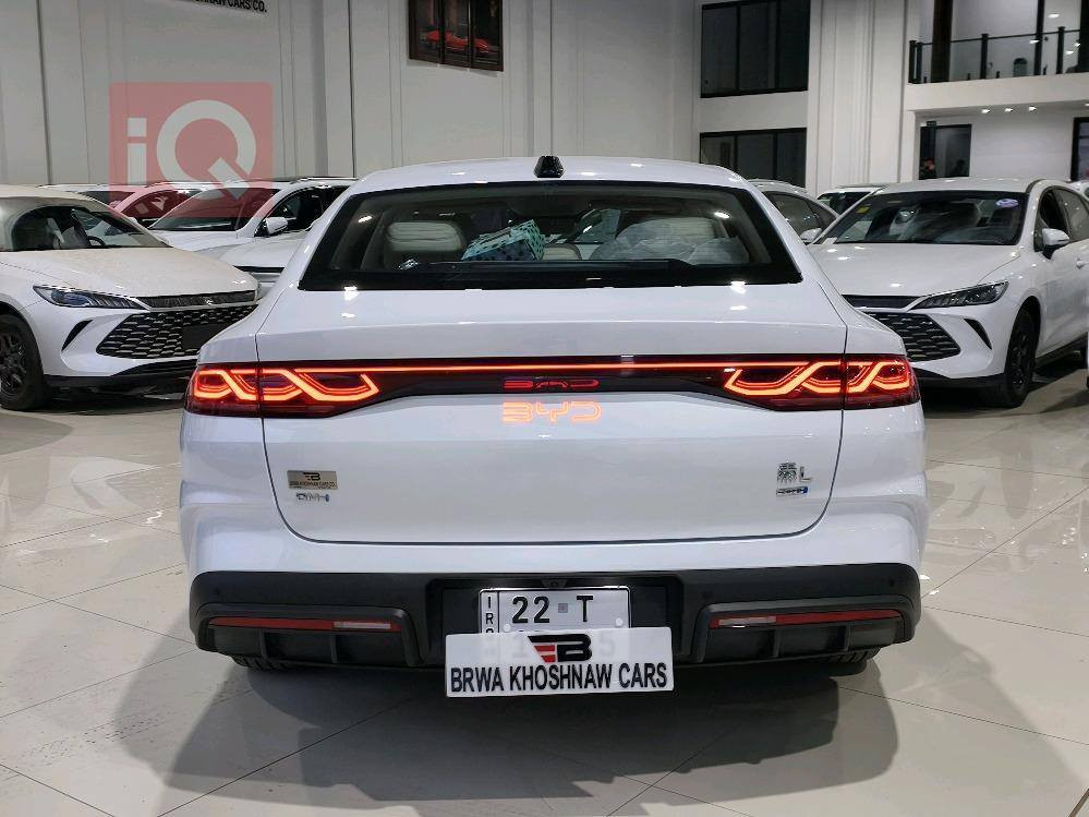 السلام عليكم  byd qin L
ماشية 1700قابلة للزيادة
موديل 2025 د
فئة الفول مواصفات ١٣ كاميرا 
قمارة حديد بدون فتحة
داخل زيتوني 
داش كام  
نقطة عمياء
مانع تصادم 
رادار 
تحديد مسار 
سياقة ذاتية
حساسات امامي خلفي مع اصطفاف ذاتي 
شاشة كبيرة 
تمشي بل شحنه وحدة على كهرباء 80 كيلو وازيد
مع كافة ملحقات وشاحنة اصلية 
باسمي رقم  اربيل   تحويل مباشر 
سعر راسلني اني حاضر لان سعر مو ثابت 
منشور مامسحة لما تنباع سيارة لو ورى سنة 
مكانه بغداد
 اتصال او واتساب
تواصل رقم *********** بغداد, العراق
