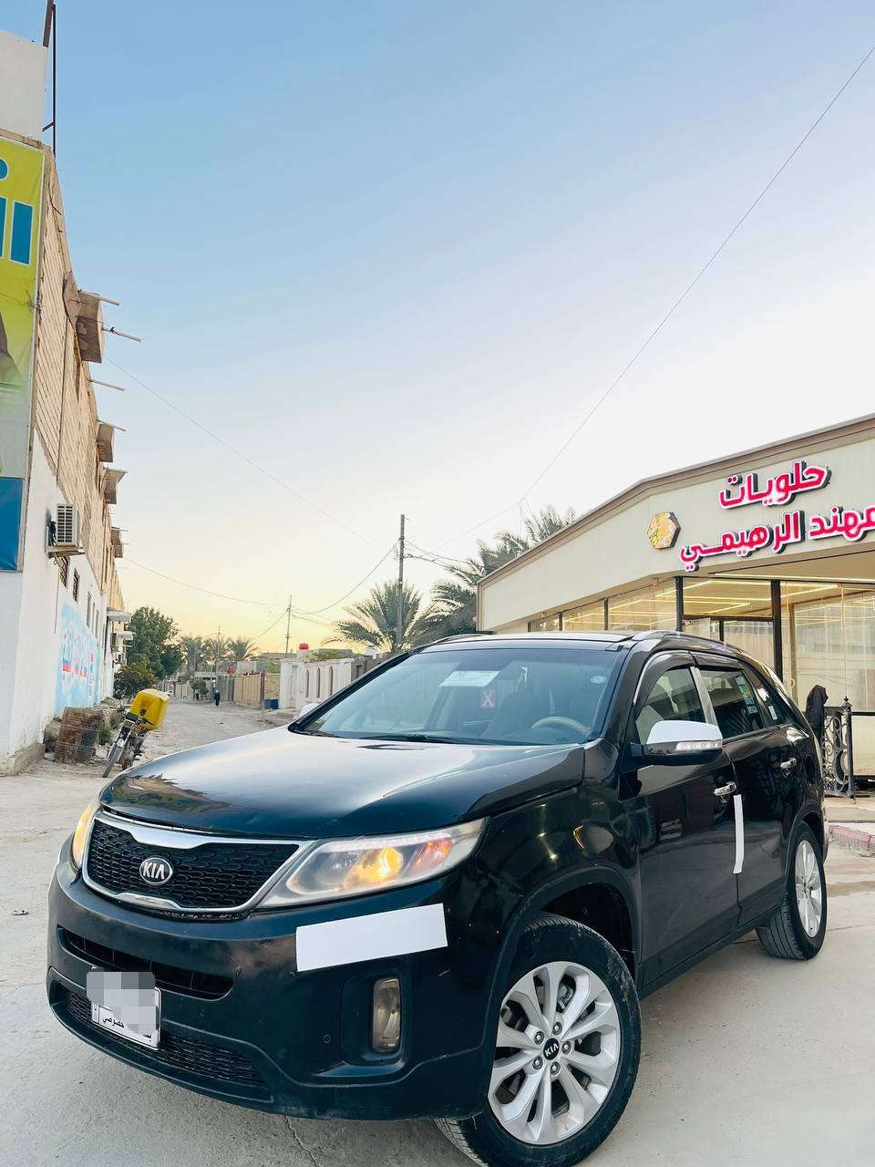 السلام عليكم
كيه سورنتو وراد امريكي فول و1/1
(6)سلندر 

الموديل (2015) 
 لون اسود الرقم  (بغداد ) 
7راكب 

الموصفات
دخول ذكي بصمه دخول تشغيل بصمه
أشاره بل مرايه المري شفط
أناره لد داخلي ع أربع أبواب 
دوسه ترحيب 
مقاعد جلد تدفه تبريد 
مقاعد كهرباء 
7راكب 
3قطع تبريد
بنرامه
ليت عدسه ولد 
بك ليت شمعه ولد 
حساس امامي حساس خلفي

حادثه فقط بنيد

مصبوغه حزام  جماليه فقط مكفول تكم دواخل شواصي كفاله
السعر 128 وبي مجال بسيط 
لاستفسار اكثر اتصل ***********
