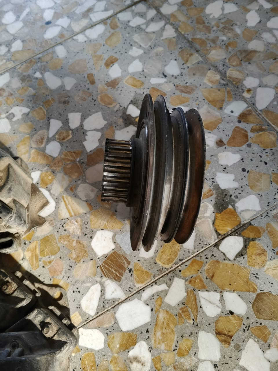 السلام عليكم غراض برنس للبيع عنوان بغداد مدينه الصدر هذا رقمي ***********
