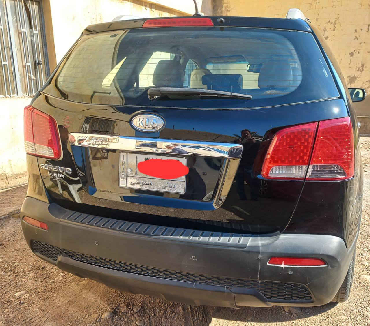 سورنتو ٢٠١١  وارد امريكي رقم ديالى باسمنه محرك ٤ سلندر جديد بدون صبغ بيها بارد بالجمرلغ الامام والخلفي عارضها ب ١٢٧ وبيها مجال قليل عنواني ديالى بلدروز ***********
