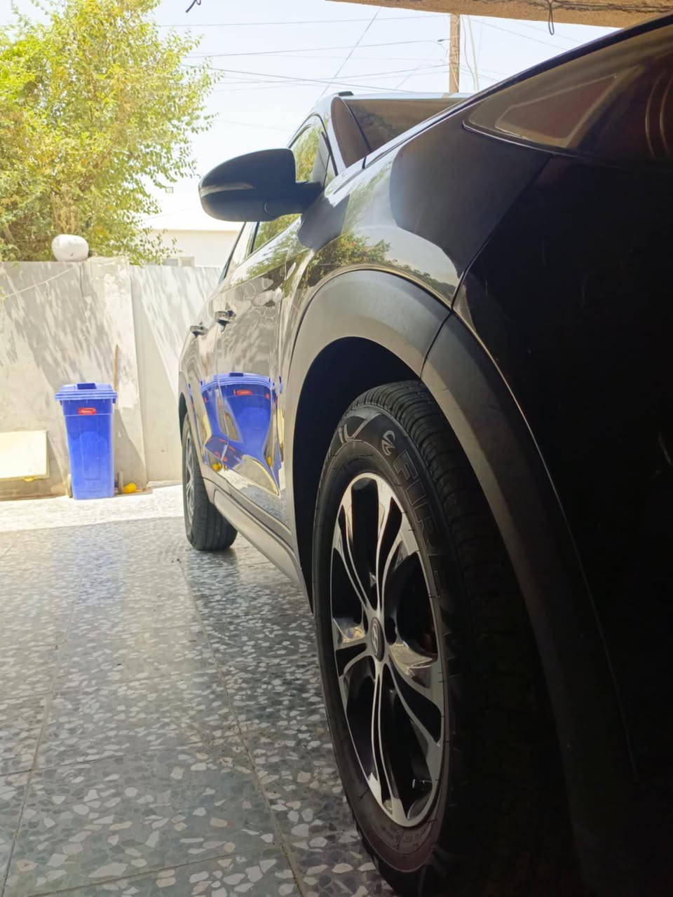 السلام عليكم مرة خصة صاحب لكروب للبيع توسان موديل 2017سيارة وارد امريكي محرك2000 جي دي اي مو دوش سيارة احلة من لصورة نضيفة لسيارة حادثها كلش بسيط موضح بل صور  سونار موجود مكان سيارة بغداد سبع لبور   سياة نقصها بس تبريد سعر128بيها مجال للطيبين اي استفسار اتصل عل رقم *********** رجاء مو شراي لا تتصل اعبر لمنشور
