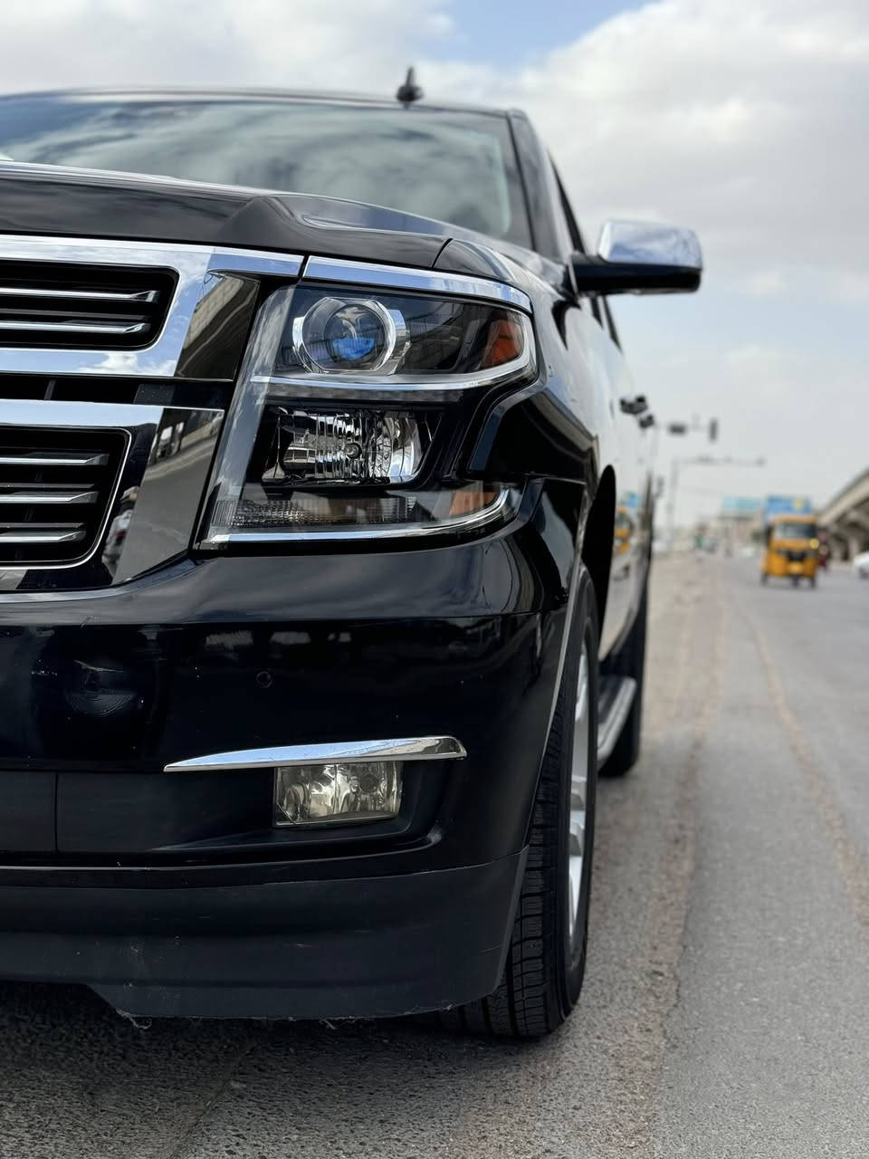 سلام عليكم
للبيع  2020 CHEVROLET TAHO 

السيارة LT1فول مواصفات بدون ايرباك 

ماشيه 109
مرقم  بغداد  رقم حلو  بسمي 

ضرر السيارة جاملغ وبنيد بدون شاصي بدون اي ايرباك وبيهه بارد بسيط بلباب مال صدر 
المواصفات                       
٨سلندر 5300
سلايد(فتحة قمارة)
كراسي جلد اصلي
كراسي اثنين كهرباء
كراسي هزار(عند اقتراب السيارة من اي شي)
كرسي خزن(ميموري)
كراسي(تدفئة)
كراسي خلفية كهرباء
كراسي خلفية تدفئة
سكليتر كهرباء وخزن 
تبريد خلفي شاشة
رادار
كروس سرعة
خمس بصمات
فول تحكم استيرن(جهتين امامي+جهتين خلفي)
استيرن كهرباء
استيرن تدفئة
شاشة عرض الاعطال
صندوك كهرباء(شفط)
فتح صندوك تلقائيا عن طريق القدم
نظام السير على الخط
دبل كير(عادي+اوتوماتيك)
دبل حساس(امامي+خلفي)
فور ويل
شاشة امامية كبيرة اصلية
شاشة خلفية DVD اصلي 
تشغيل عن بعد
قاصة سرية
دوسات كتابة CHEVROLET
اشارة بالمري
#نقطة_عمياء
لد امامي
سستم_صوت _BOSE

السعر37 وبيهه مجال 
***********
