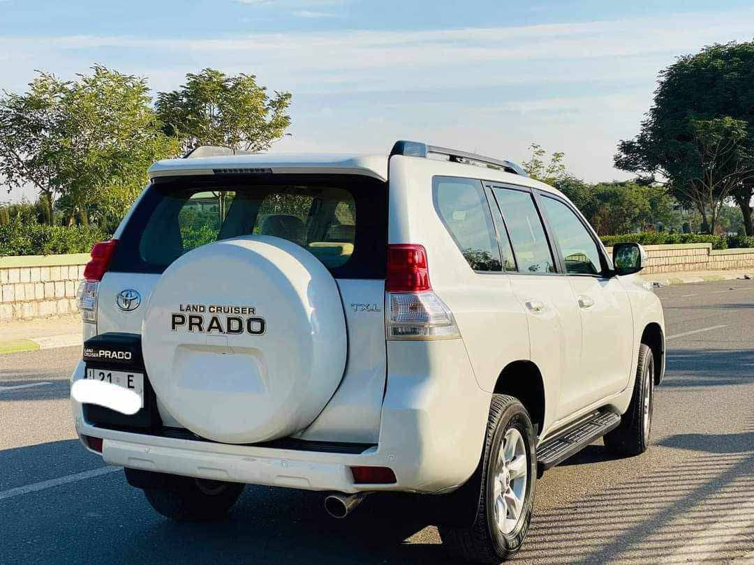 تيوتا برادو كويتي موديل 2012 رقم شمالي
هزه وسنويه جديده
 ماشيه 179 الف كيلو سياره كله ع وضع شركه 
كفاله عامه صبغ ولتبديل
 فقط بارد بسيط جداً 
محرك اربعه سلندر(4v)ع وضع شركه 
مواصفات TXL
تحكمات ستيرن 
مري شفط
ثلاجه
شاشة تدعم نظام ابل كارلي +اندرويد 
حساسات خلفيه 
كامره خلفيه دواره 
تبريد مركزي 3قطع 
مانع نزلاق 
دفع رباعي 
زراكات لايت 
سبير تعليك 
لخ ...
السعر 240
تفاصيل اكثر الاتصال ع الرقم 
***********
