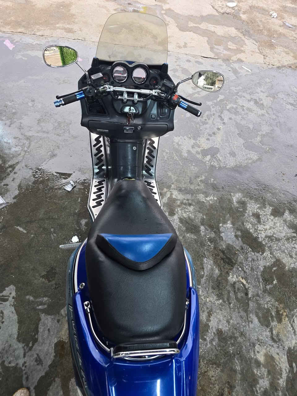 فورزة 06 للبيع 🏍️🛵
جاهزة بدون اي نقص 💯✅

تايرات امامي خلفي جدد 🆕🔥

مكينة كفالة ما مفتوحة بلادية وما بيها شعرة تبخير ⚙️💨

كهربائياتها وكيجاتها شرط من التاير للتاير شغالة ⚡️🔌

فقط يرادلها سايق 🧑‍✈️😎

الدراجة على وضع اليابان بلادية كلشي بيها 🇯🇵

ملاحضة الكفر بي شوي ملاحضات واكدر ابدل كفرها واحط لزكات وهلملاعيب بس حبيت تبقى ع وضع اليابان وما العب بكفراتها 🇯🇵✨

مكاني الرمادي 📍📌

سعرها ٦ ورقات وبيها مجال حك الجية 💰🤝

للأستفسار الاتصال على الرقم *********** 📞📱
