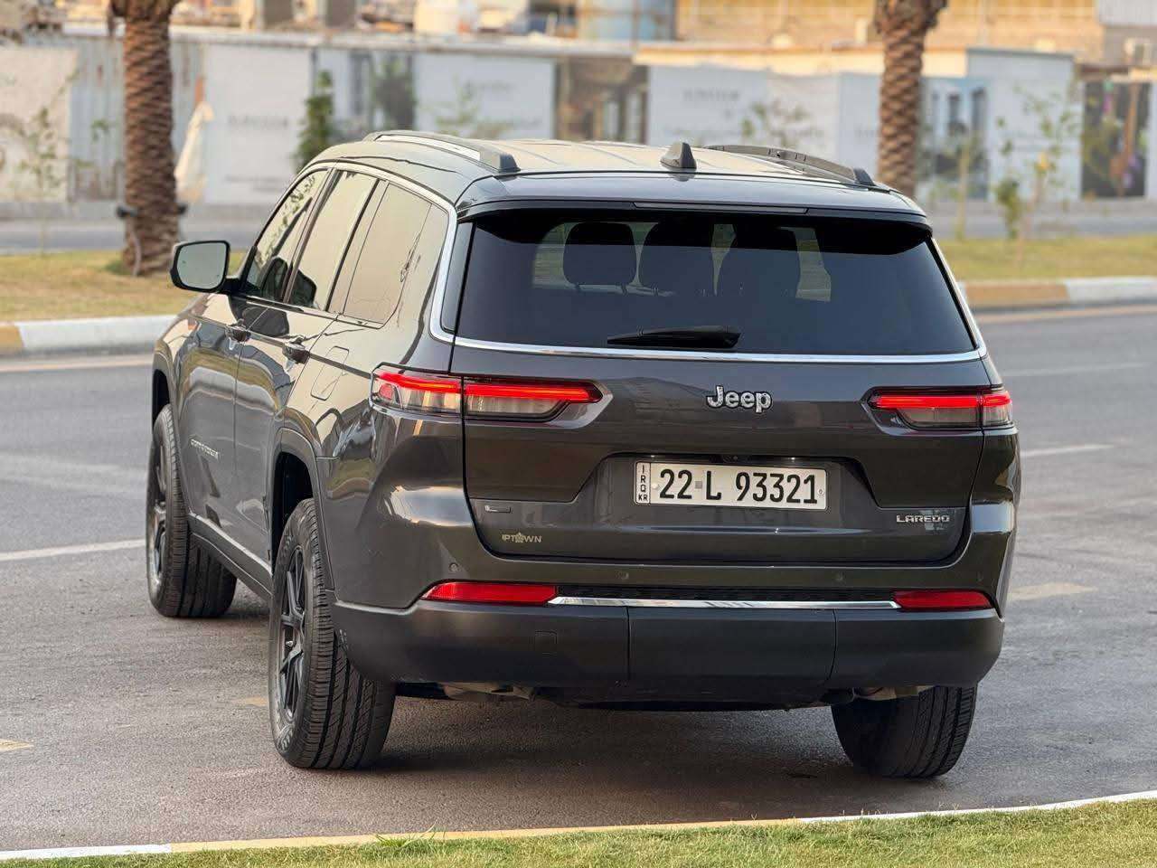 جيب كراند شيروكي لمتد 7 راكب .
الموديل : 2022 . امريكي المحرك : V6.  3.6L . 
العداد : . ( ٦٧ ميل. 

المواصفات :
* رادار امامي مع مانع تصادم . 
* تحذير الخروج عن المسار . 
* تحذير النقطة عمياء ⚠ .
* ويل قياس 20 انج .
* شاشه كبيرة 10.1 انج . 
* نظام الخرائط (GPS) .
* كاميرا داخلية . 
* كاميرا خلفية . 
* المصابيح الأمامية زنون .
* كشافات الضباب زنون .   
* سستم صوت Alpine . 
* انارة داخلية LED . 
* حساسات خلفية . 
* 7 راكب vip
* مكيف خلفي مع وحدة تحكم منفصلة . 
* مانع تصادم خلفي .
وامامي
* بلوتوث تلفون . 
* محدد سرعة . 
* نظام التشغيل والاطفاء الاوتوماتيكي .
* ⁠سياره مكفوله كفاله عامه 
رقم الهاتف ***********
مكاني بغداد الشراي يتصل ويدلل بغداد, العراق
