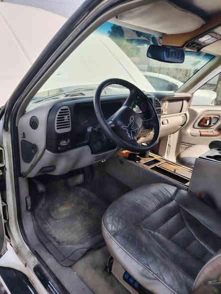 سلام عليكم تاهو للبيع موديل 1992 نضيفه مكينه 454 كير 1000 رقم بغداد خصوصي سعر خاص رقم هاتف***********
