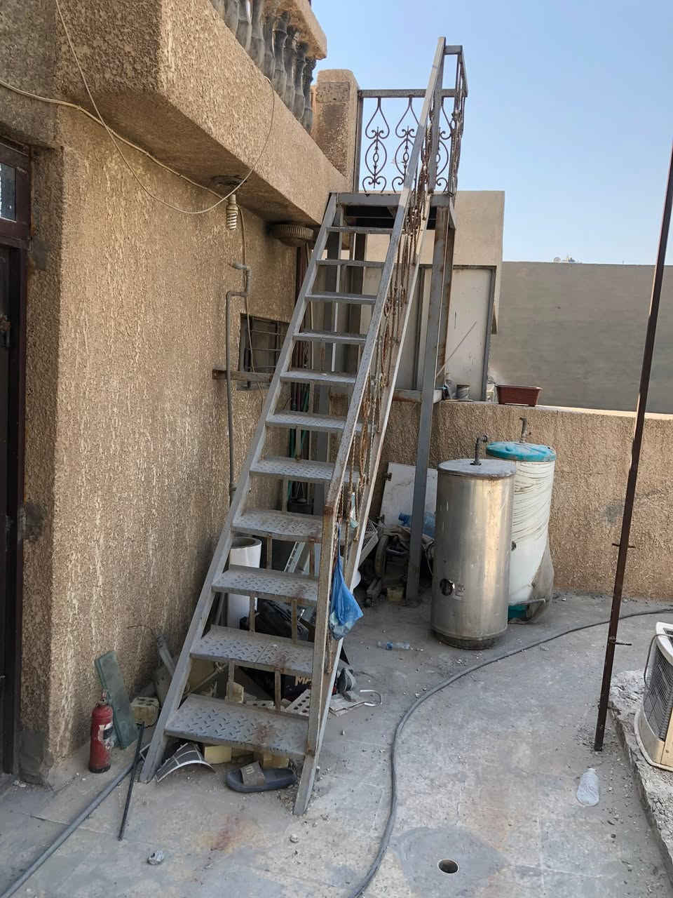 حديد مستخدم للبيع باختصار كما موضح بالصور بيعه وحده ***********
