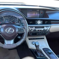 ليگزس ES350  شةش بستؤن سةيارةكة نومنةية  لةجواني بي سارد بي بؤياغ بي  ...