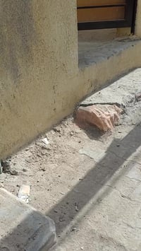 دار للبيع الشرطه الرابعه فرع كباب ابو علي الفرع الثاني على اليمين مساح...