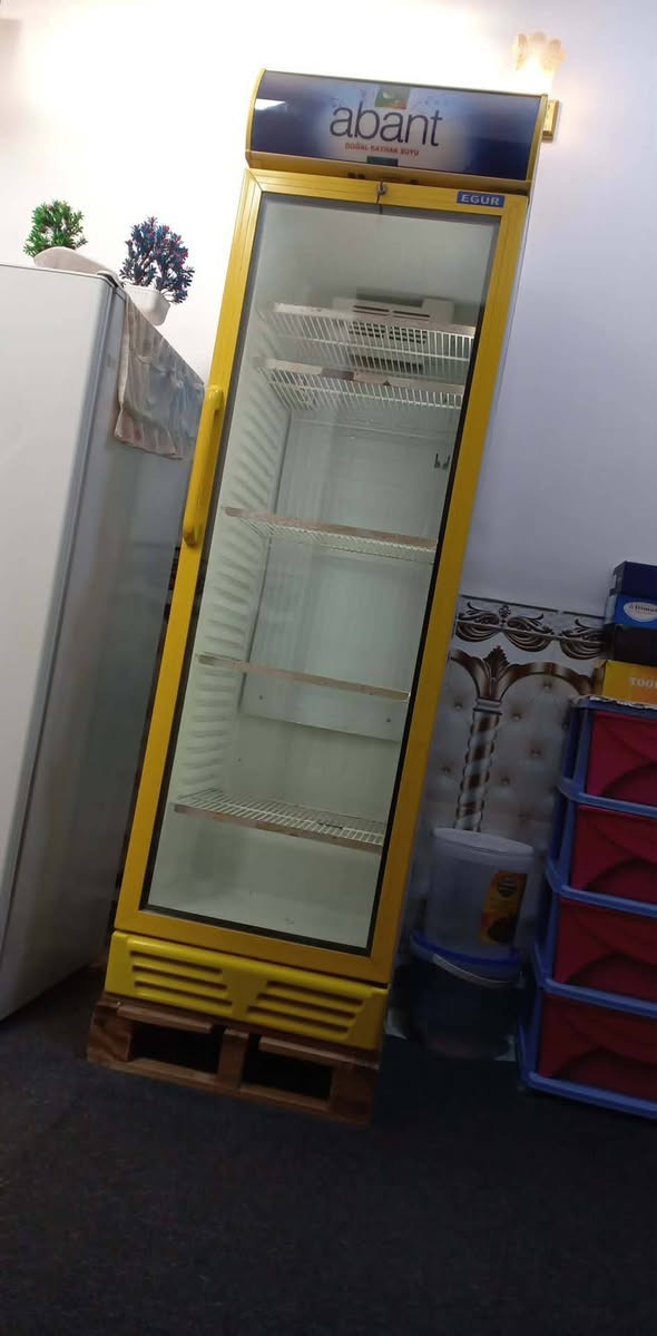 للبيع عارضة نظيفه جدا ايكور تركية 
للإستفسار ***********
