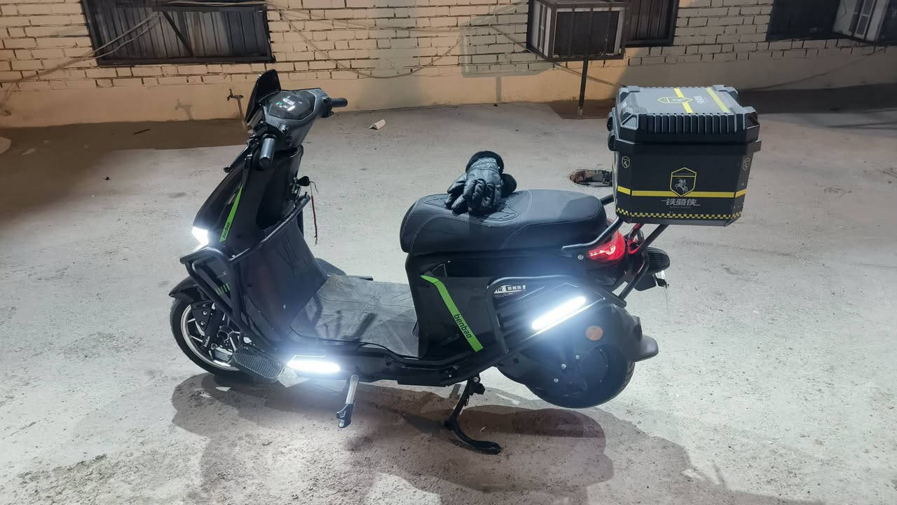 السلام عليكم   دراجة شحن 4 كير   (الدراجه برغي ما مبدل بيه دراجه كلشي بيه بلادي شركه)  تحتوي الدراجه عله 
 جنطه او   درع او شاحنه بطاريات 6  دبل سويج او  دبل بصمه هم تشغيل عن طريق مسح عله شاشه 
رايدر 900 دراجه او بيه مجال يكول غاليه ماخذه اب 1150 مليون او ميه او خمسين 
مكانه بغداد  الكريعات
***********
