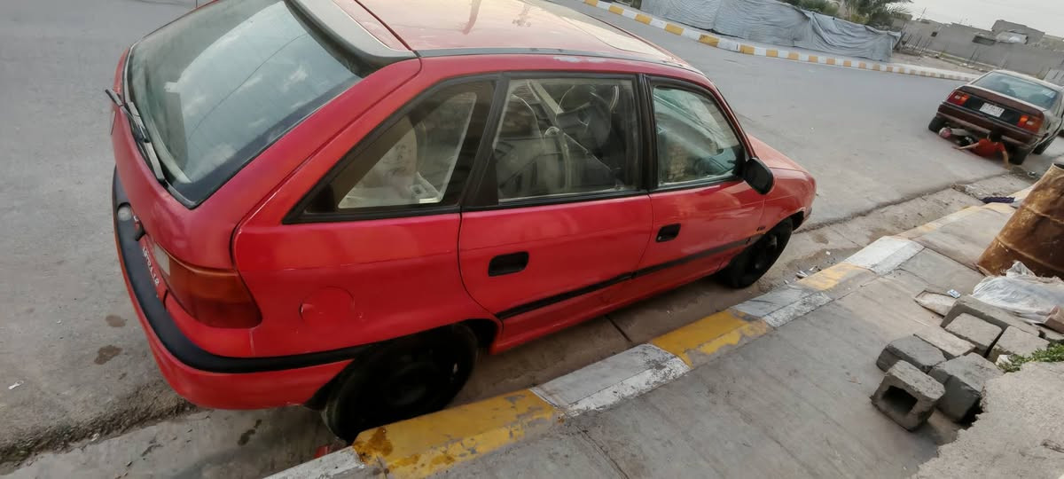 للبيع اوبل استرا اج باك 
للبيع اوبل استرا اج باك 
للبيع اوبل استرا  موديل 1992 محرك 1800 كير عادي رقم بغداد انكليزي بسمي بيها تنته سياره بلديه مابيه صبغ بس هلالات ودوسات فقط كلها على بلاد السعر 40 $ وبيها مجال قليل مكان سياره الفلوجه رقمي ***********
