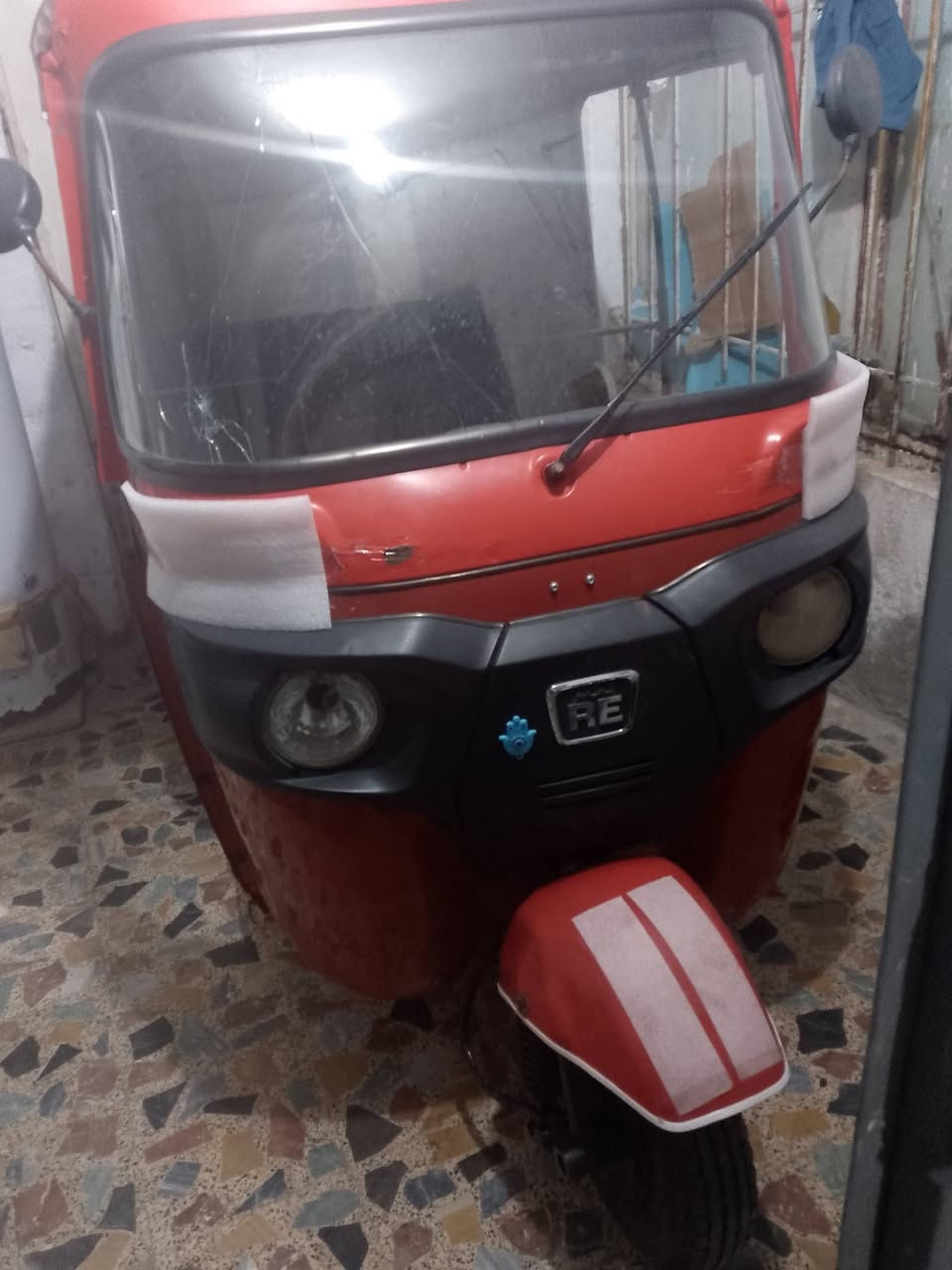 سلام عليكم تكتك موديل 18اوراق للبيع شهر ال 10وكيله شاكر ابو المجر تكتك خير من الله جاهزه ماعايزه اي شي جادر جديد تايرات جدد كهربائيات كلهه شغاله لايت ثلجي كشره لاصبغ ولامعجون فقط دوس معمرات. وبيهه دحكات بسيطه السعر 4وبيها مجال مكاني قضاء المجر الكبير ***********
