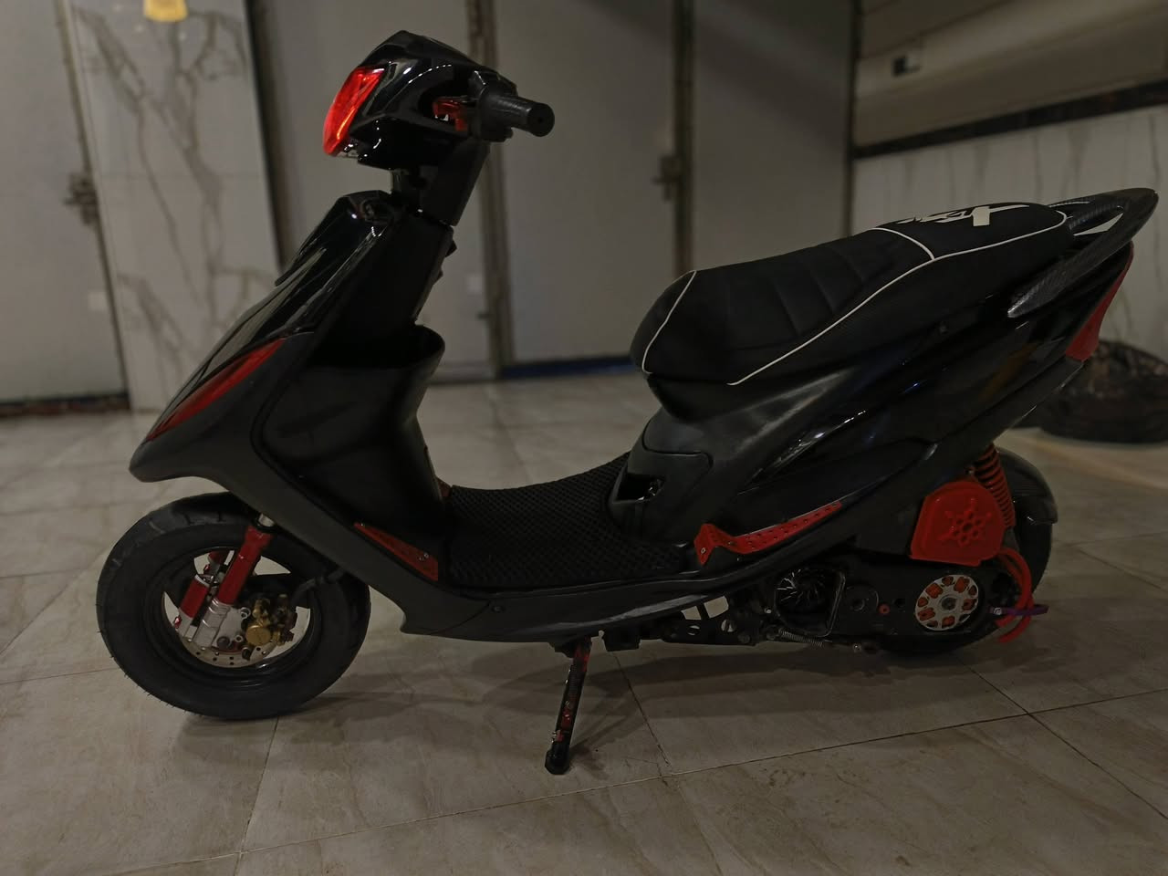 سلام عليكم متاح ماكس عدله دراجه نضيفه وجلوه وفول تزويد مكينه ٥٥بلاد وبيهه كلجات رياضي بلاد دراجه أوراق سعر ٩٠٠بيهه مجال مكان ماجديه شراي يتصل ***********
