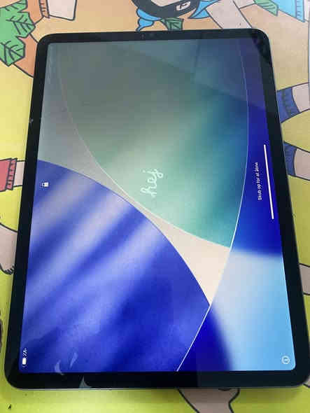 ايباد 11برو ذاكره 128 فطر بل شاشه بس يشتغل شويه شمر بل لمس فيس ايددي شغال السعر 300  الرقم *********** مكاني بغداد
