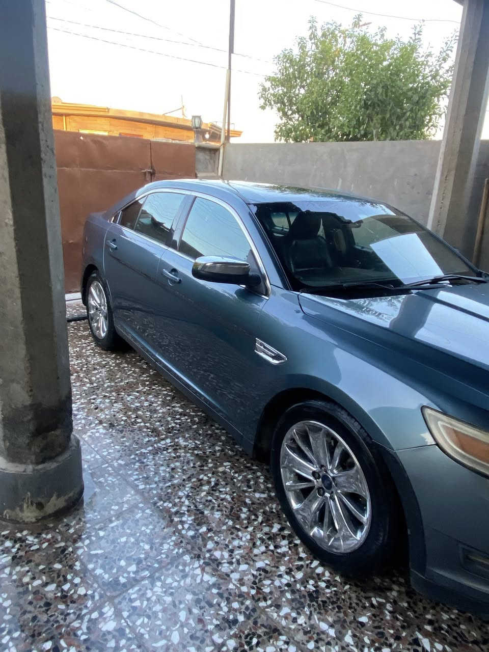 السلام عليكم   فورد تورس 2010   لمتد 2 محرك 6 سلندر   3500 مواصفات أشاره ترحيب بصمه كشنات  جلد تدفئه وتبريد لكشنات  نضام خزن ميموري وضعيتين تحكمات ستيرن شفتات  مثبت سرعه تحكم بالدواسه تحديد مسار برده كهرباء  نضام لسماعات sone فتحه سقف  نضام ABS لايت زنون عالي ناصي أرضيات لسياره جلد مزوعه مواصفات شرط لنضافه كير ومحرك طك كارتون   سياره جديده  لكامره ضالمته وماماشيه هواي مكفوله من كلشي مكان بغداد ابو غريب السعر 115 وبيه مجال للطيبين ***********/ /(***********
