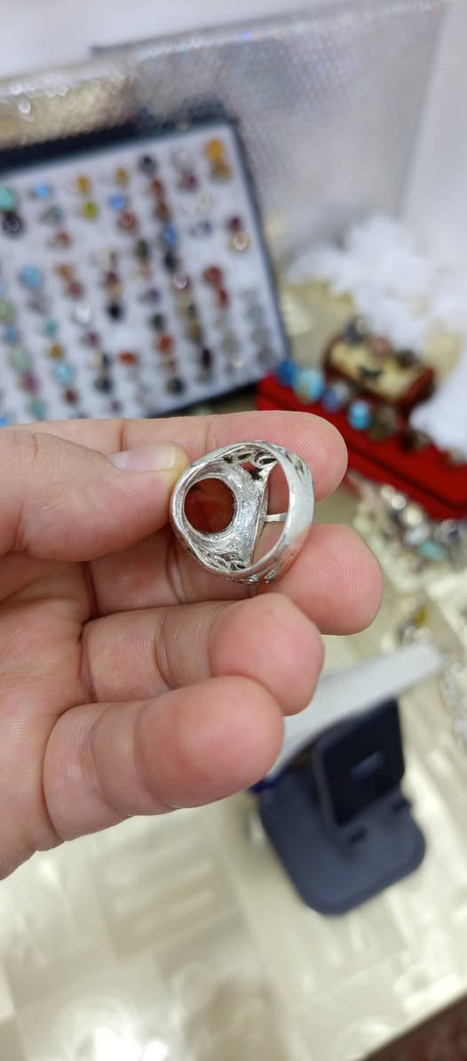 خاتم من العقيق اليماني المشمشي المزعفر فضه عيار 925 قطعه كلش حلوه ومرتبه للاستفسار ع الخاص


**إذا كنت صاحب هذا الإعلان وتريد حذفه لأي سبب، رجاءا أرسل رسالة إلى الدعم الفني**