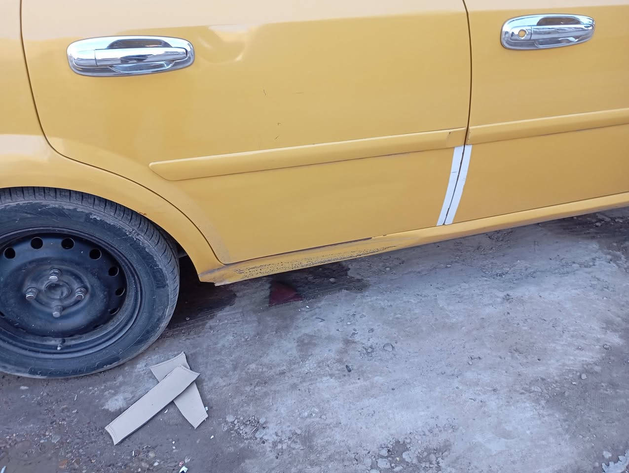 سلام عليكم ورحمه الله وبركاته 
اوبترا موديل 11 رقم بغداد 
كير مكينه فول خير من الله تبريد ثلج تدفئة مصبوغه عام ماعده القماره والبنيد تخم تاير جديد امامي وخلفي صدر خلفي قبل 4اشهر مبدله كامره دواره دوشمه جديد غرفة تخبل تجي وتشوف بعينك السياره ماخذها بس خط حتا برنامج مامسجلها الله شاهد ضربة خشم البنيد وضربه بين باب السائق ول جاملغ على كد شبر و دوسه موضح بل صوره مكاني بغداد الغزاليه سعر 68وبيها مجال قليل رقم ***********
