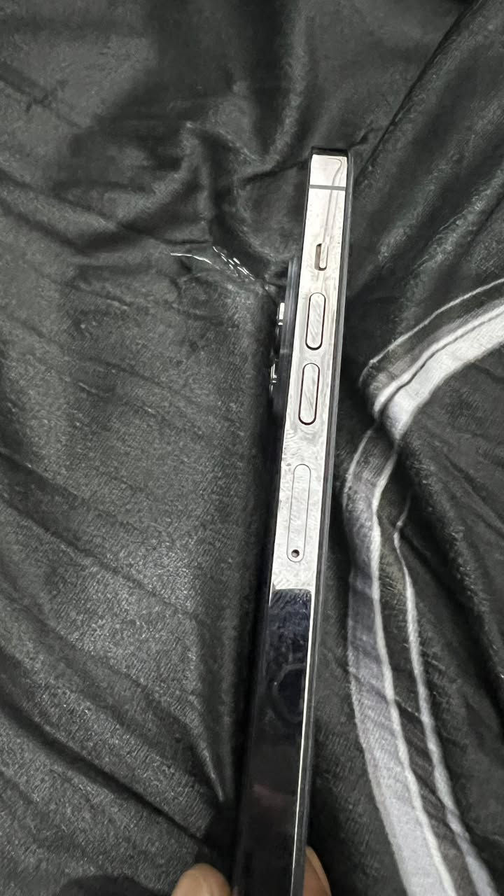 ايفون 13 برو ماكس مبدل شاشه فقط والضهر بي فطر
البطارية 82
بدون ملحقات 
الكارتون ضايع اكفله الك من ايشي 
مكاني البصره الحيانيه ***********
