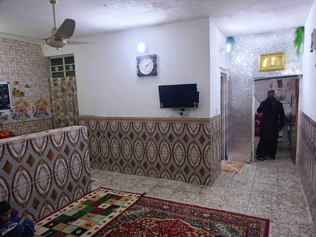 السلام عليكم بيت مساحته 120 واقع حال تجاوز بام الكبر قرب علوه زويني شارع خدمي تبليطي كهرباء مجاري بيت كامل ومكمل مسلح بيع مستعجل واستفسار على هذا الرقم بيع 35 ...***********
