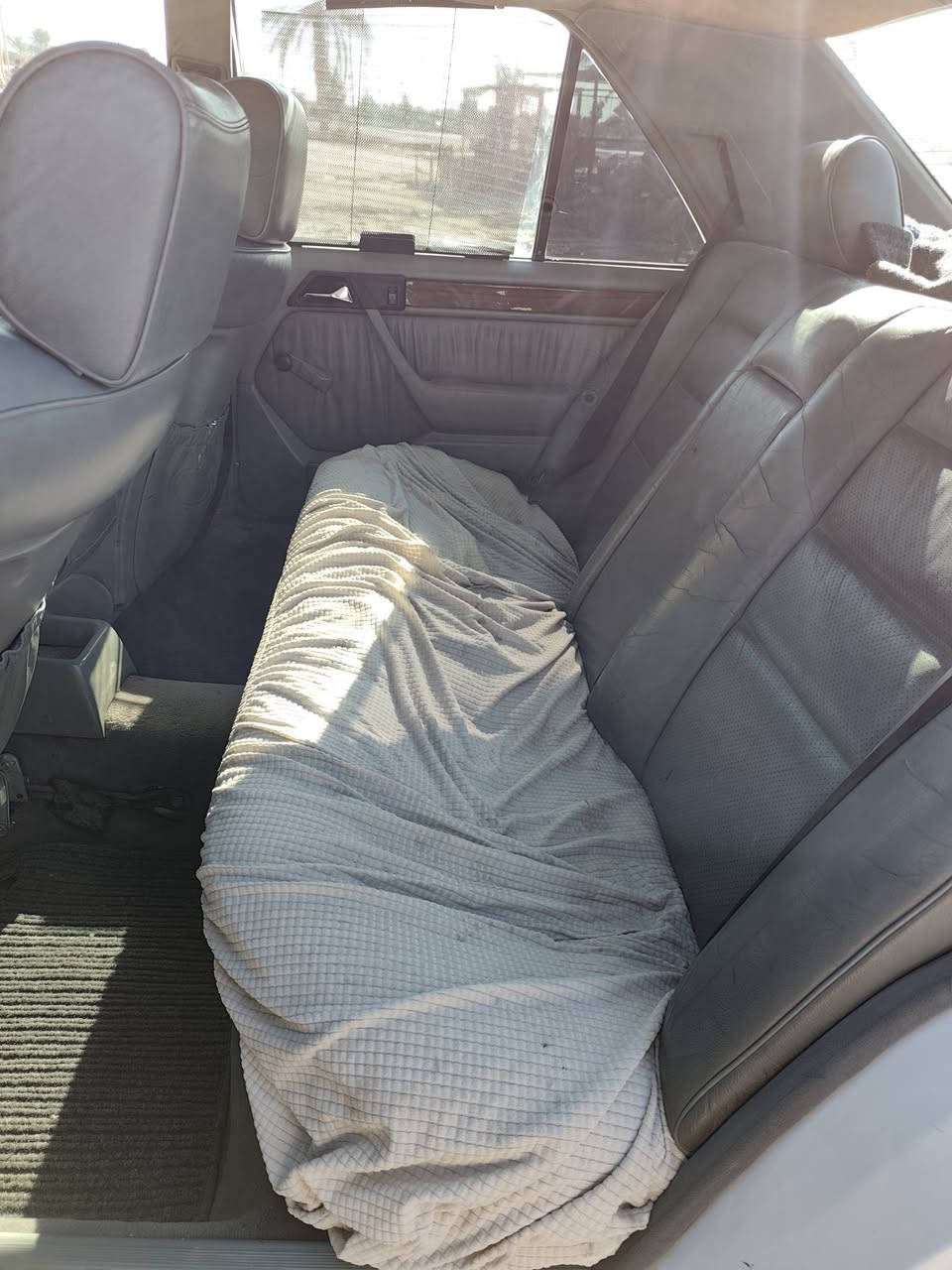 السلام عليكم مارسدس للبيع موديل 1992بلادي ومكفول تخم تاير مكينه كنكبوت جديده كشنات جلد وكهرباء تبريد ثلج  لا يتم زنون  بريك اي بي اس  سياره جديده حداديه كهربائيات باتري مكاني بابل القاسم ***********سعر 80بيه مجال
