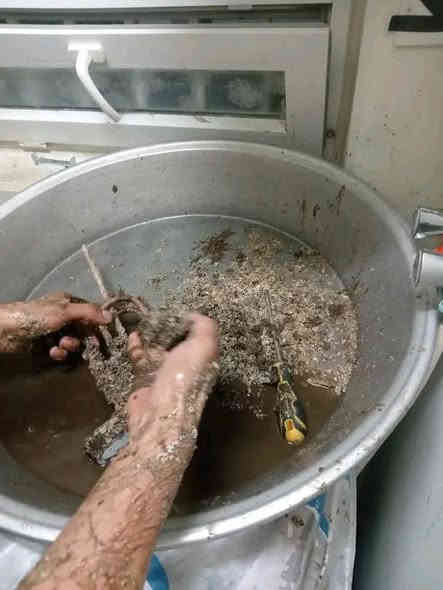 #خدمات صيانة بسمايه 

١-  #تبديل واضافة نقات كهربائية وبراكيتات و تثبيت بلازما
وثريات بكافه انواعها .

٣- #تثبيت وفتح  مروحات سقفيه بكافه انواعها

4 _تبديل #وصيانه خلاطات بكافه انواعها 

5 _تبديل قفل #🔏 باب شقه داخلي  وخارجي ***********

6 _فتح وشد كافه #غرف 🛌 نوم

7-فتح وشكد ونتضيف #سخان شقه
صيانه بسمايه 
شد ونصب  كاونتر  وشد غرف نوم ومراوح وتغليف ابواب مانع رطوبة وتعليق ستائر 
يوجد درين كوسره مكينه لحيم يجار 
نجارة متنقلة . توجد توصيل  كيه حمل نقل وشد دخال بسمايه شد سبالت غسل و نقل ‏‪
تصليح الأسرة (الجرابي ) و الكناتير . حداد كلشي يخص الشقه انسب السعار 
نقل اثاث داخل بسماية.
تبديل فلاتر . فتح وشد
