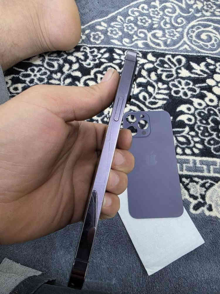 ئایفۆن چواردە پڕۆ ماکس
شتی جوانو  ماقوول
١٢٨ گێگاو یەک سیمو ئیسیم
شاشەی کەمێ وردە شوختی هەیە
بەشەرتی نەکراوەو دەست کاری نەکراو 
ڕێــژەی پــاتری  ٨٨ ی هەقیقی
بەس مۆبایلەکەیەو هیچی لەگەڵ نییە
تەنها پشتەکەی ئەو درزانەی هەیەو
پشتێکیشی لەگەڵە بەس گۆڕینی ماوە
نــرخی ٥٢٥  دۆلارو مــەجالێکی زۆر کەم
گۆڕینەوەو گەیاندن هەیە
***********  ـــ ڤایبەر وەتس ئەپ
  ***********  ـــ السليمانية
