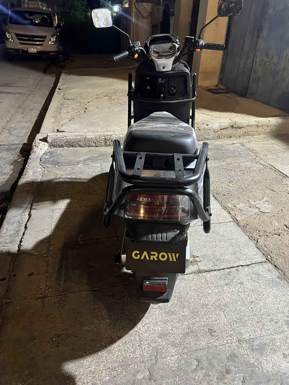 دراجه شحن نوع GAROW318
ست بطاريات كبار 

والدراجه نضيفه جديده مصار شهر من اشتريته 

وبيه بصمه وتشغيل عن بعد ومانع سرقه وسويجه نسختين

بيه شاشه تحدد العطل 

وتستحمل اكثر من 250 كيلو 

والصندوق ماله كلش جبير وبيه جوزه

ومغلفه نايلون 

وبيه درع حديد يحافظ على دراجه

واضوياء جدا قويه 

والسعر 950

***********الرقم
عندي واتساب فقط
