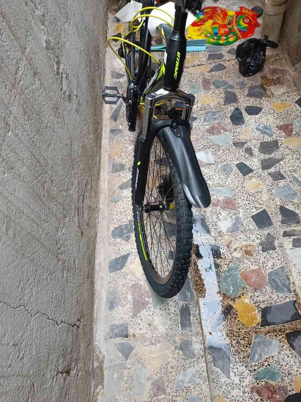 بايسكل جديد الك بعده ما مكمل شده بغداد المدينه *********** سعر خاص
