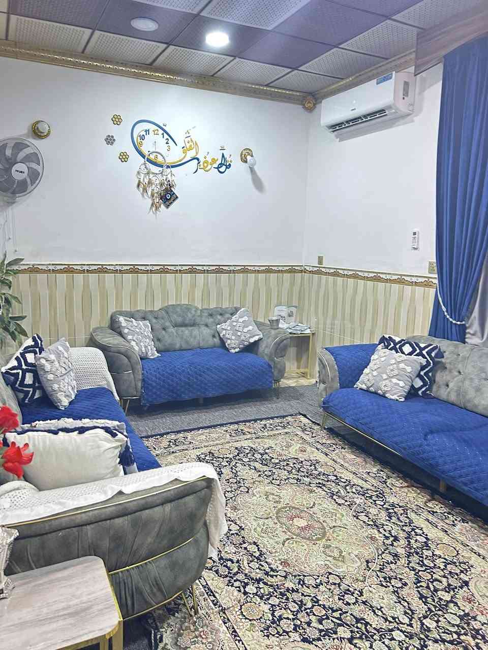 بيت للبيع شارع المطار شارع سبيس قريب مدرسه القلم ركن ١٠٠ مربع طابق ونص لاستفسار ***********
